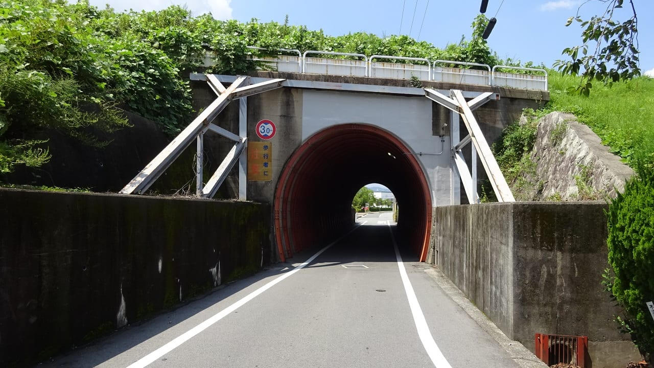 天神川隧道（天神川をくぐるトンネル）