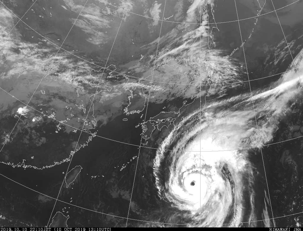 台風19号2019年10月10日21時10分衛生画像