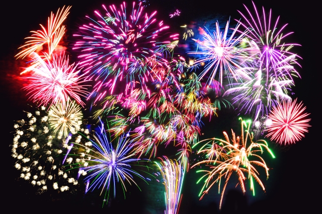 伊丹市 年12月5日は 花火を見上げる物語 今年度最大級の花火大会が兵庫県で行われます 号外net 伊丹市