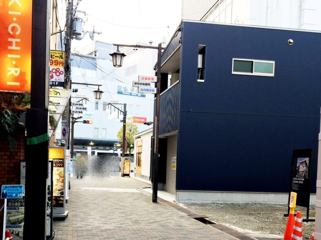 阪急伊丹駅前ひがし商店街