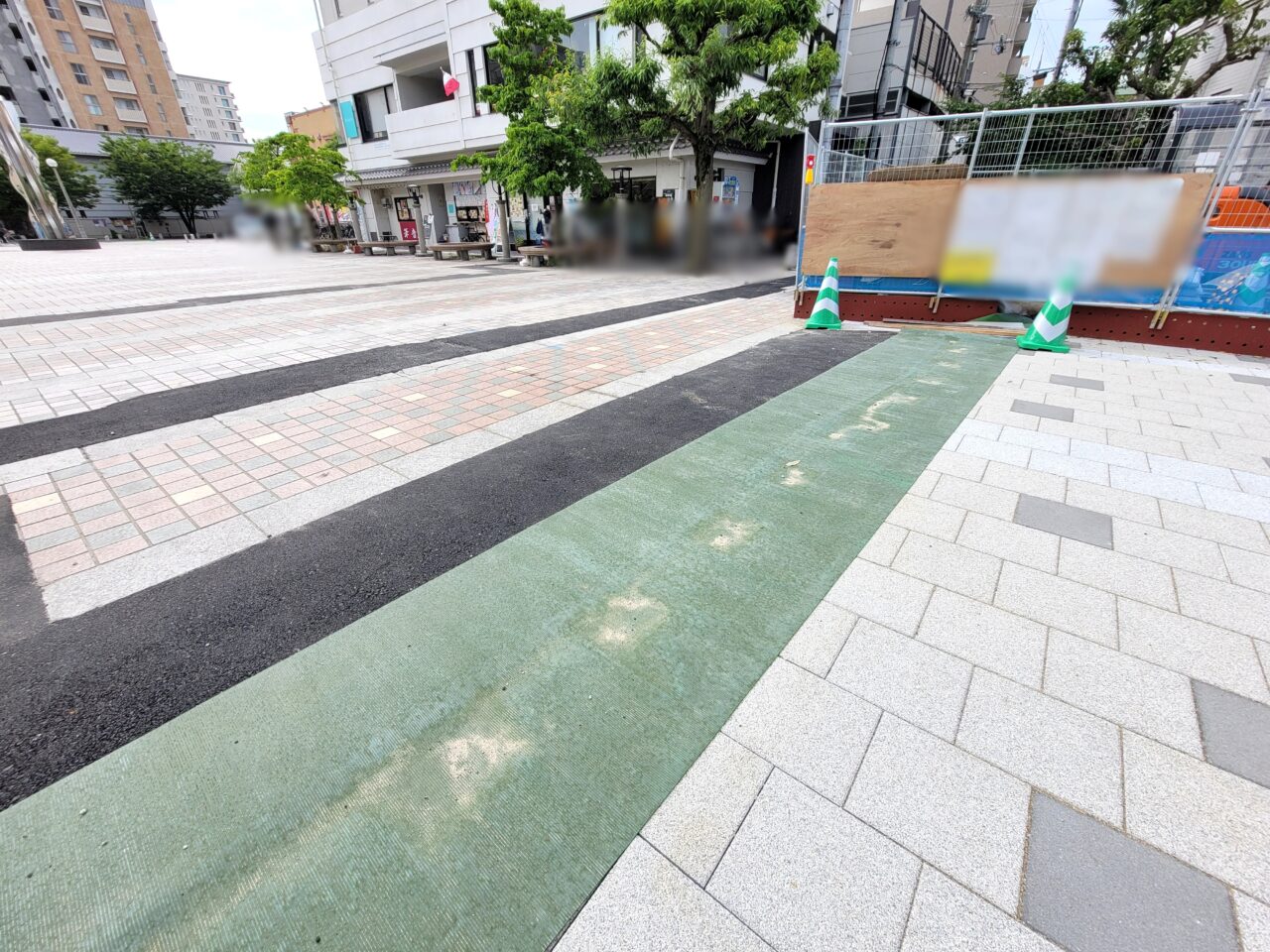 三軒寺広場