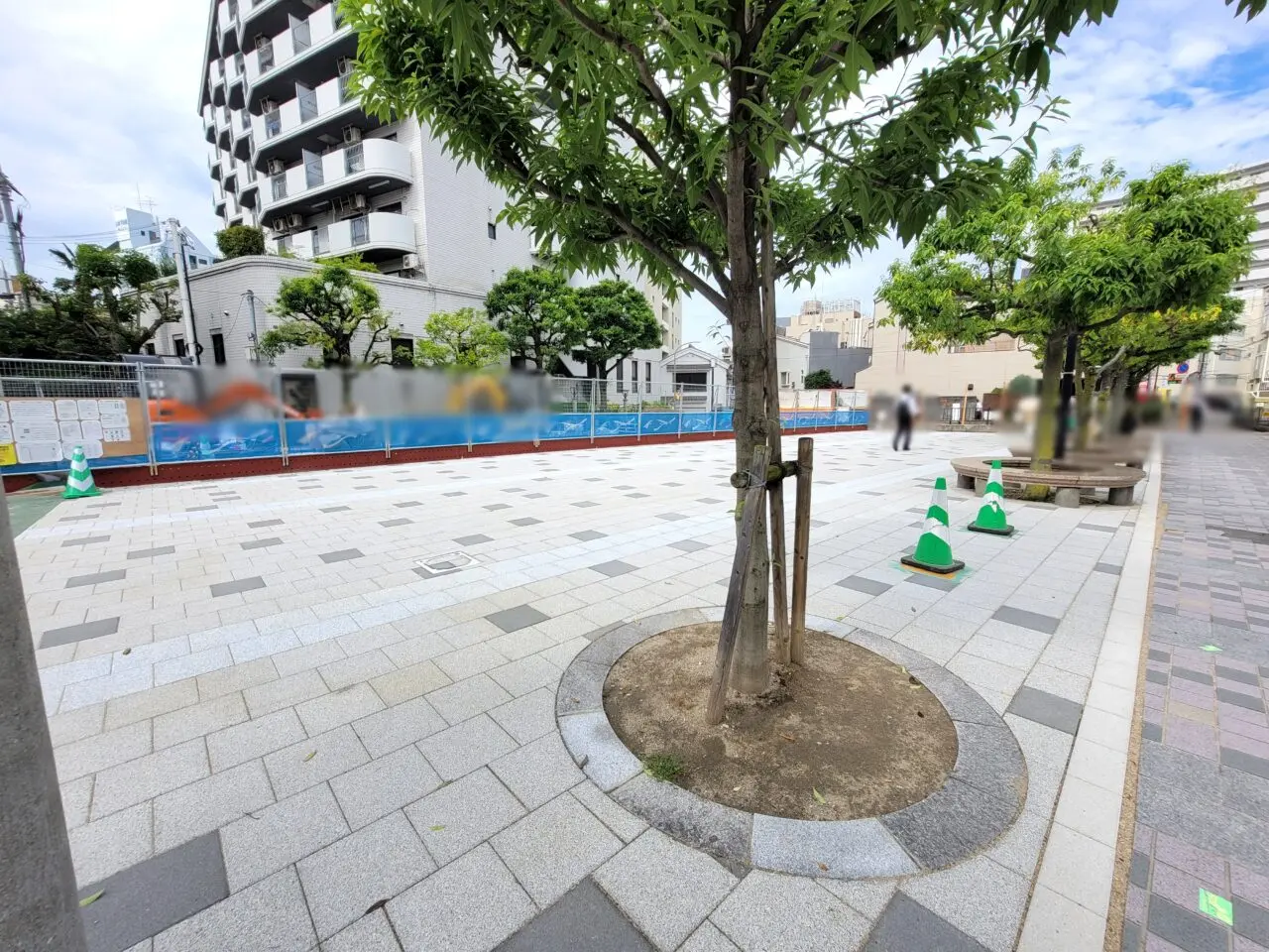 三軒寺広場