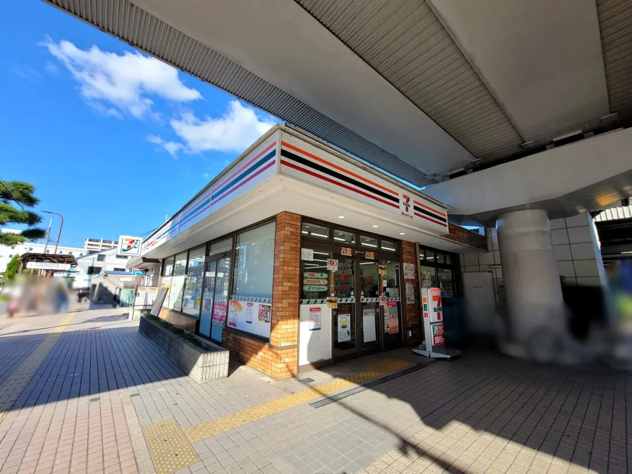 セブン-イレブン ハートインJR伊丹駅前店