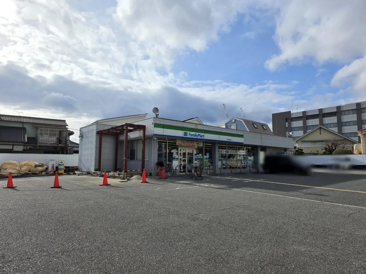 ファミリーマート伊丹警察署前店