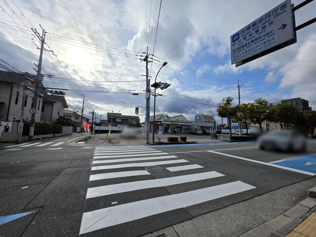 ファミリーマート伊丹警察署前店